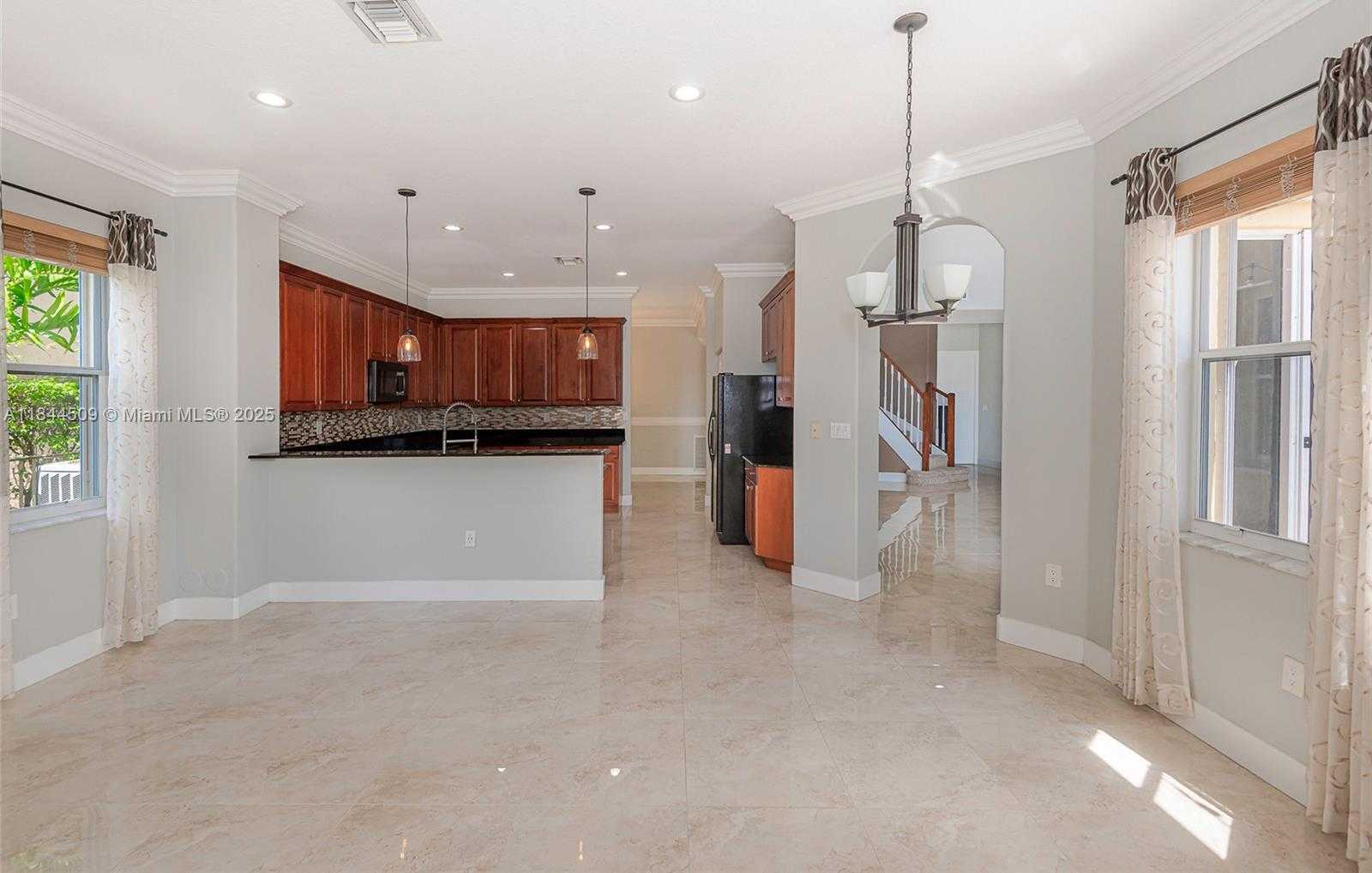 Small Image of 2021 SOUTH WEST 176TH AVE, Miramar Number 14