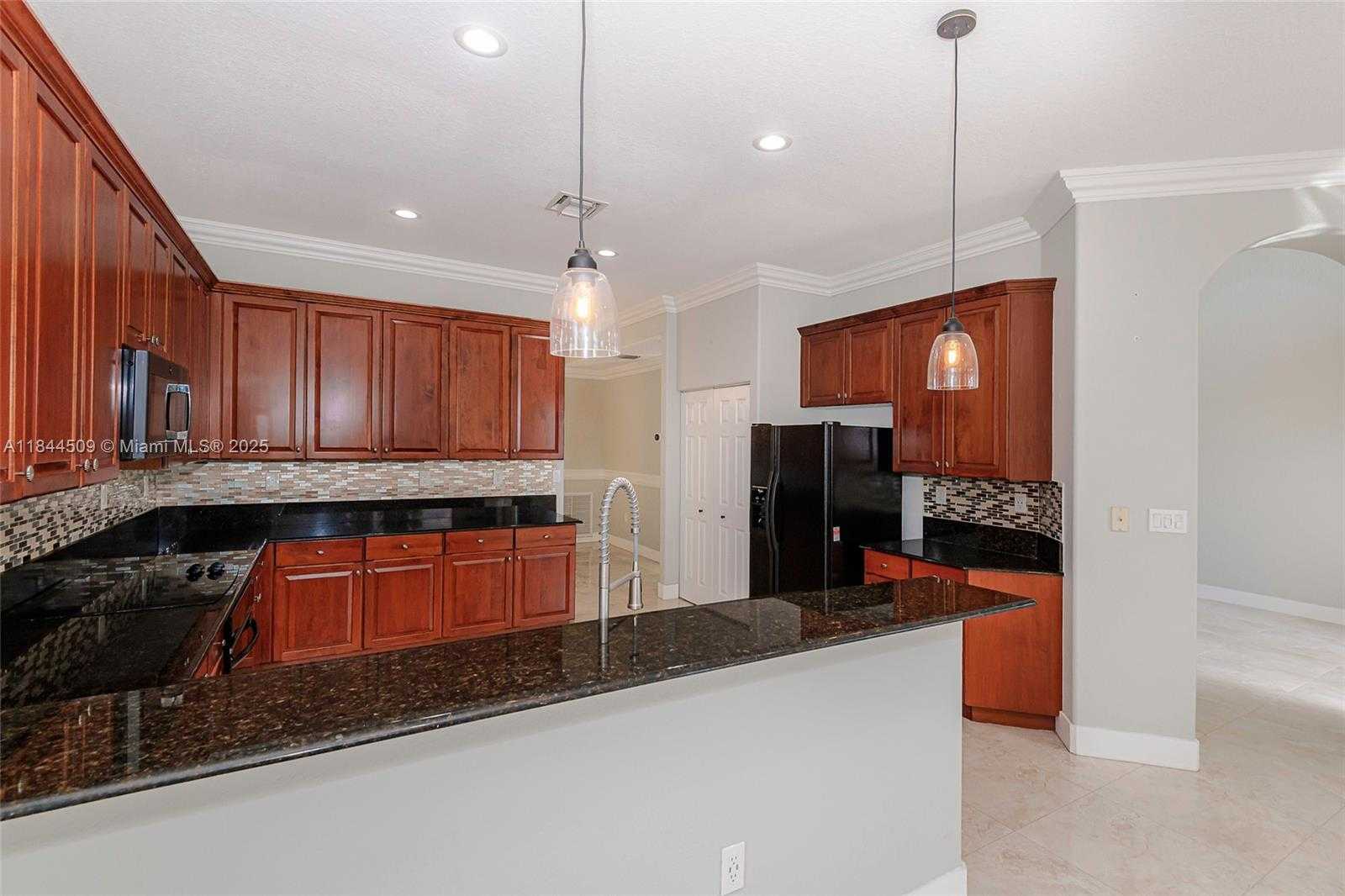 Small Image of 2021 SOUTH WEST 176TH AVE, Miramar Number 15