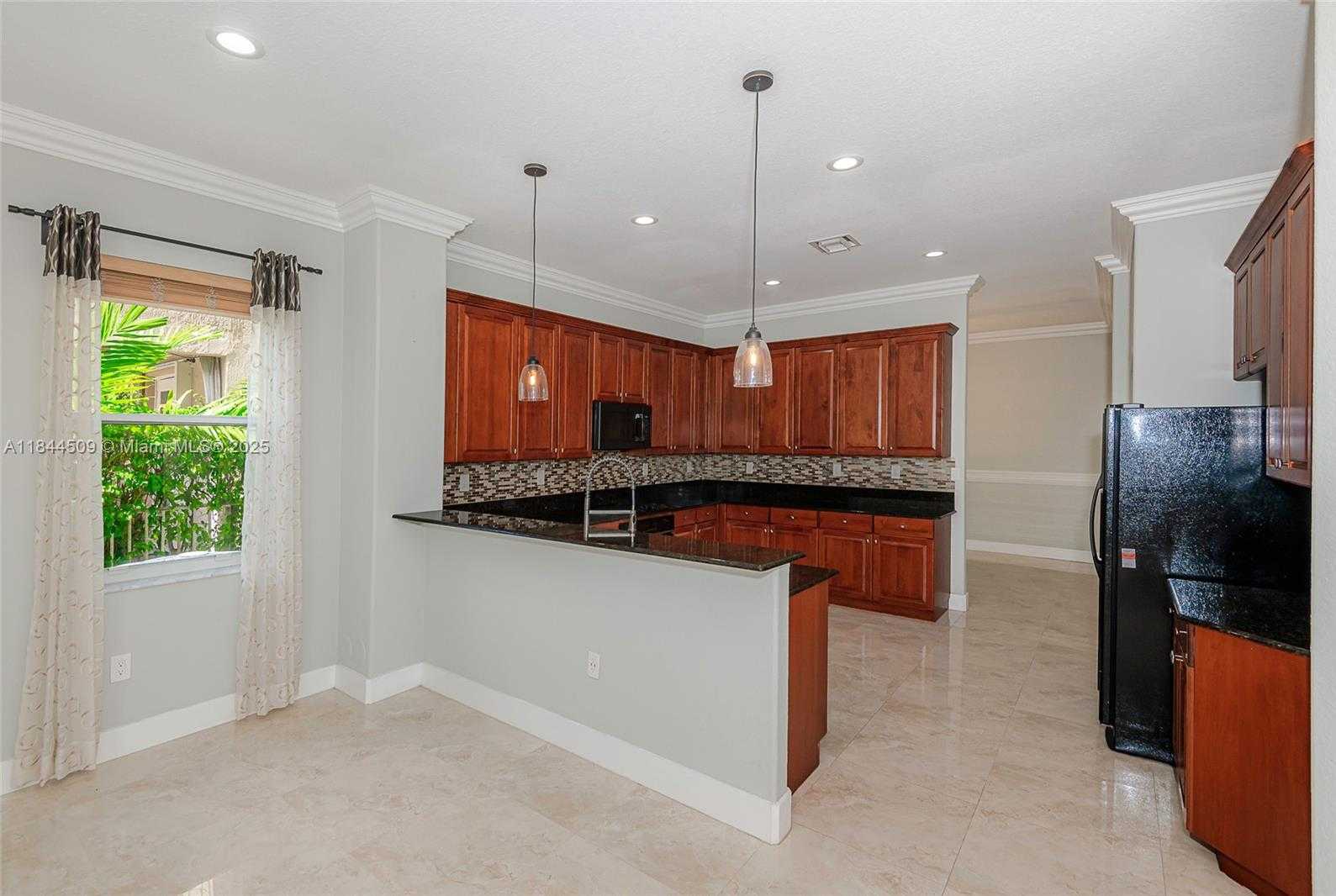Small Image of 2021 SOUTH WEST 176TH AVE, Miramar Number 16