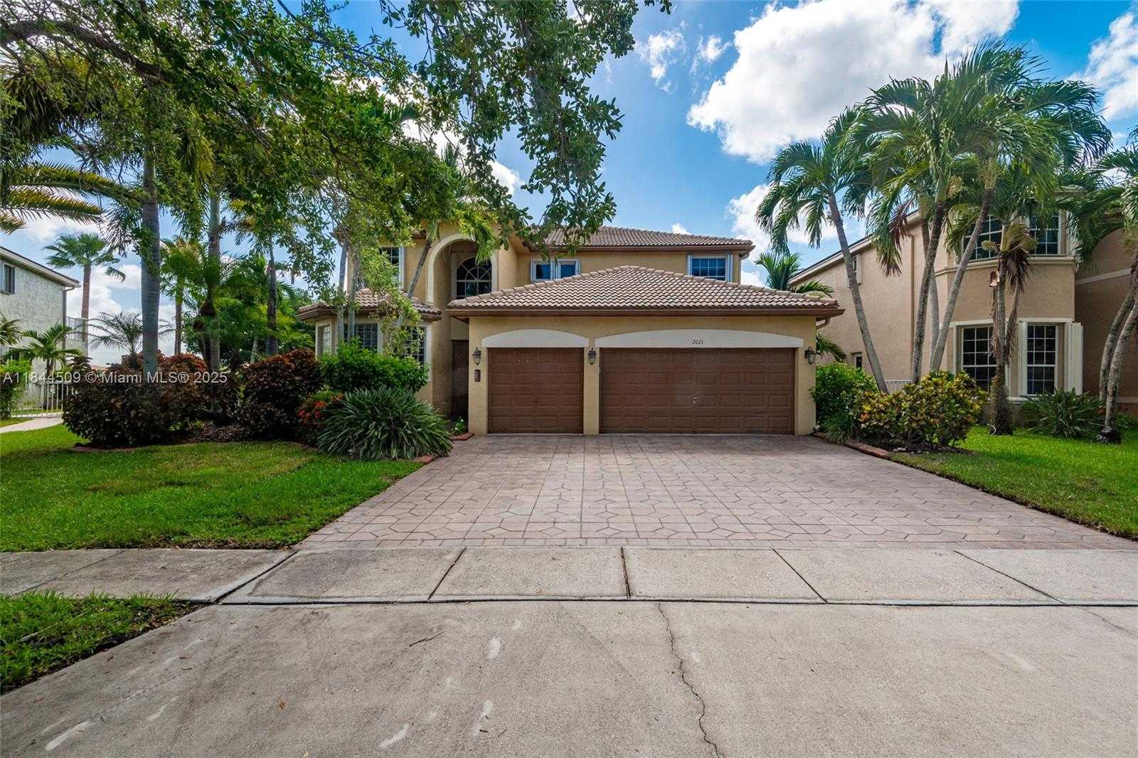 Small Image of 2021 SOUTH WEST 176TH AVE, Miramar Number 2