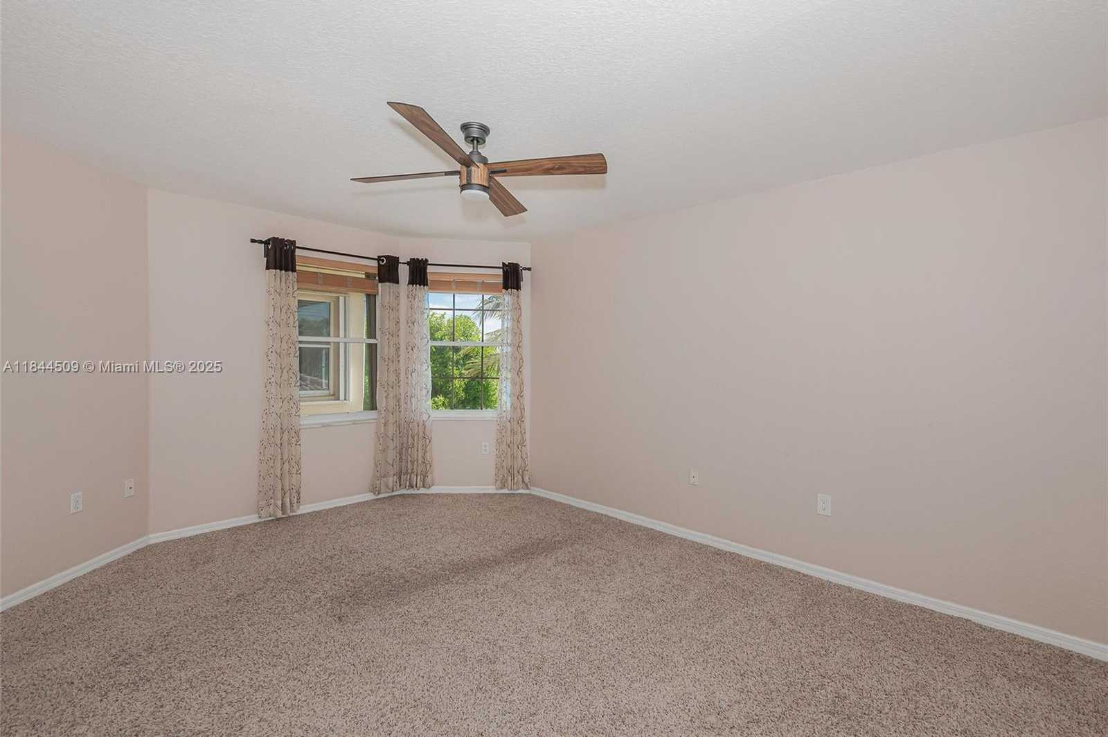 Small Image of 2021 SOUTH WEST 176TH AVE, Miramar Number 26
