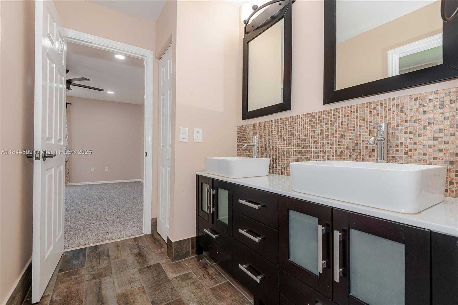 Small Image of 2021 SOUTH WEST 176TH AVE, Miramar Number 28