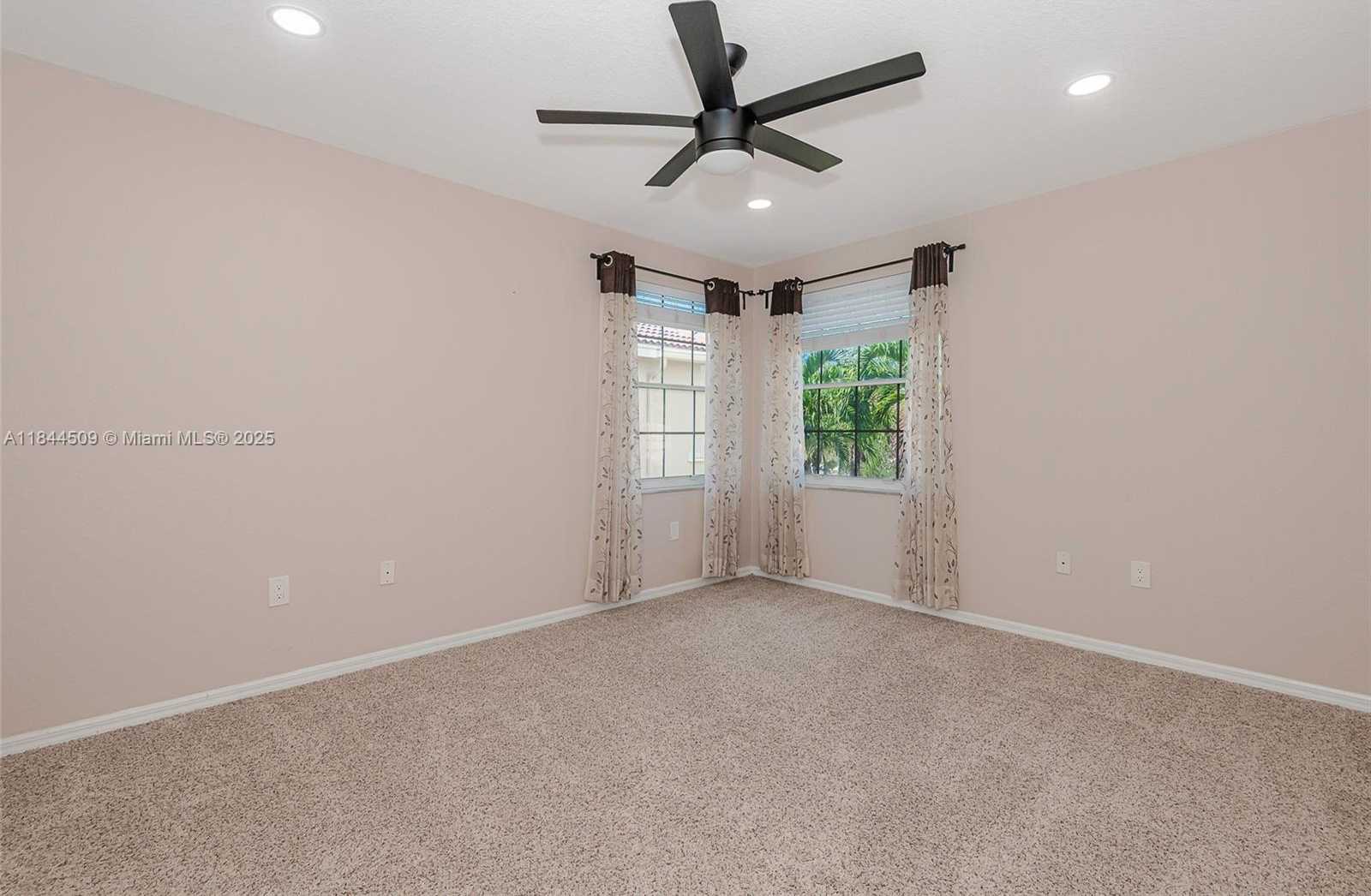 Small Image of 2021 SOUTH WEST 176TH AVE, Miramar Number 30