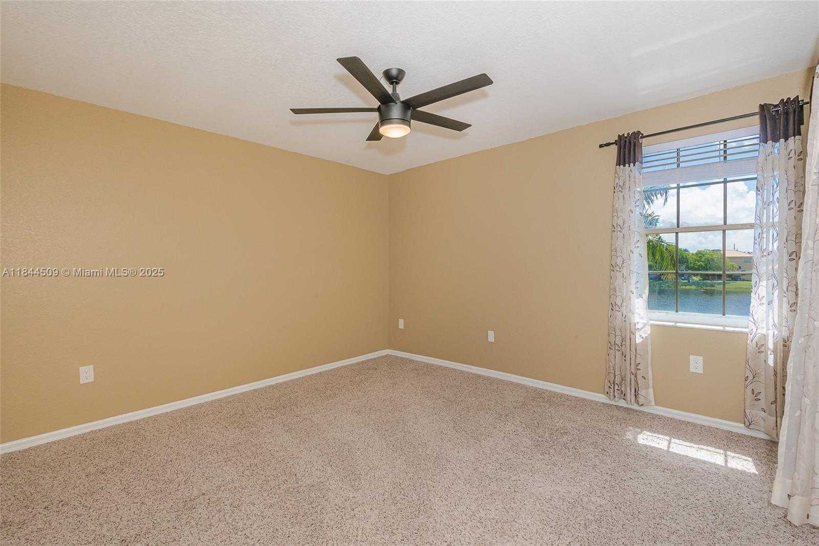 Small Image of 2021 SOUTH WEST 176TH AVE, Miramar Number 37
