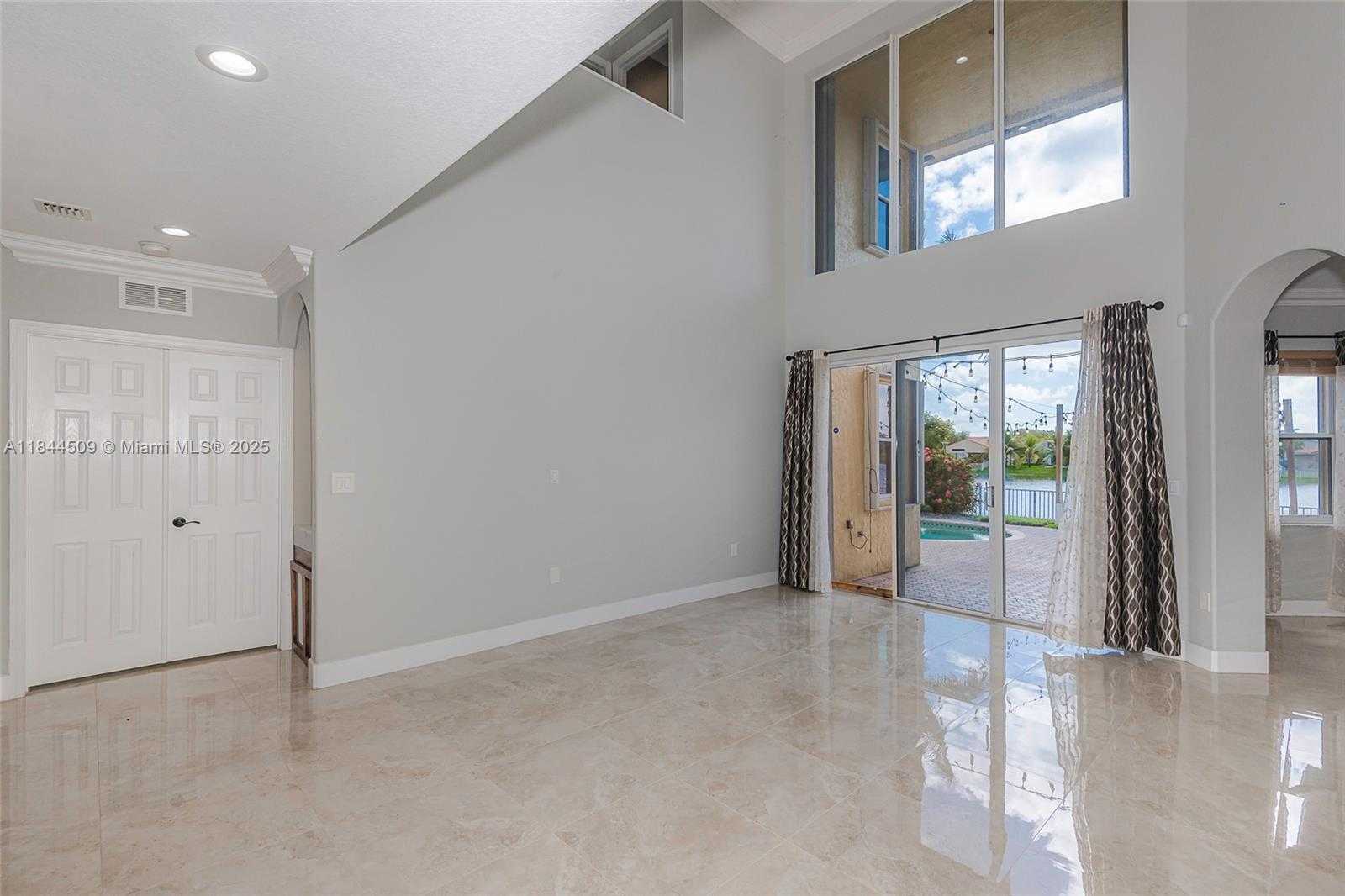 Small Image of 2021 SOUTH WEST 176TH AVE, Miramar Number 4