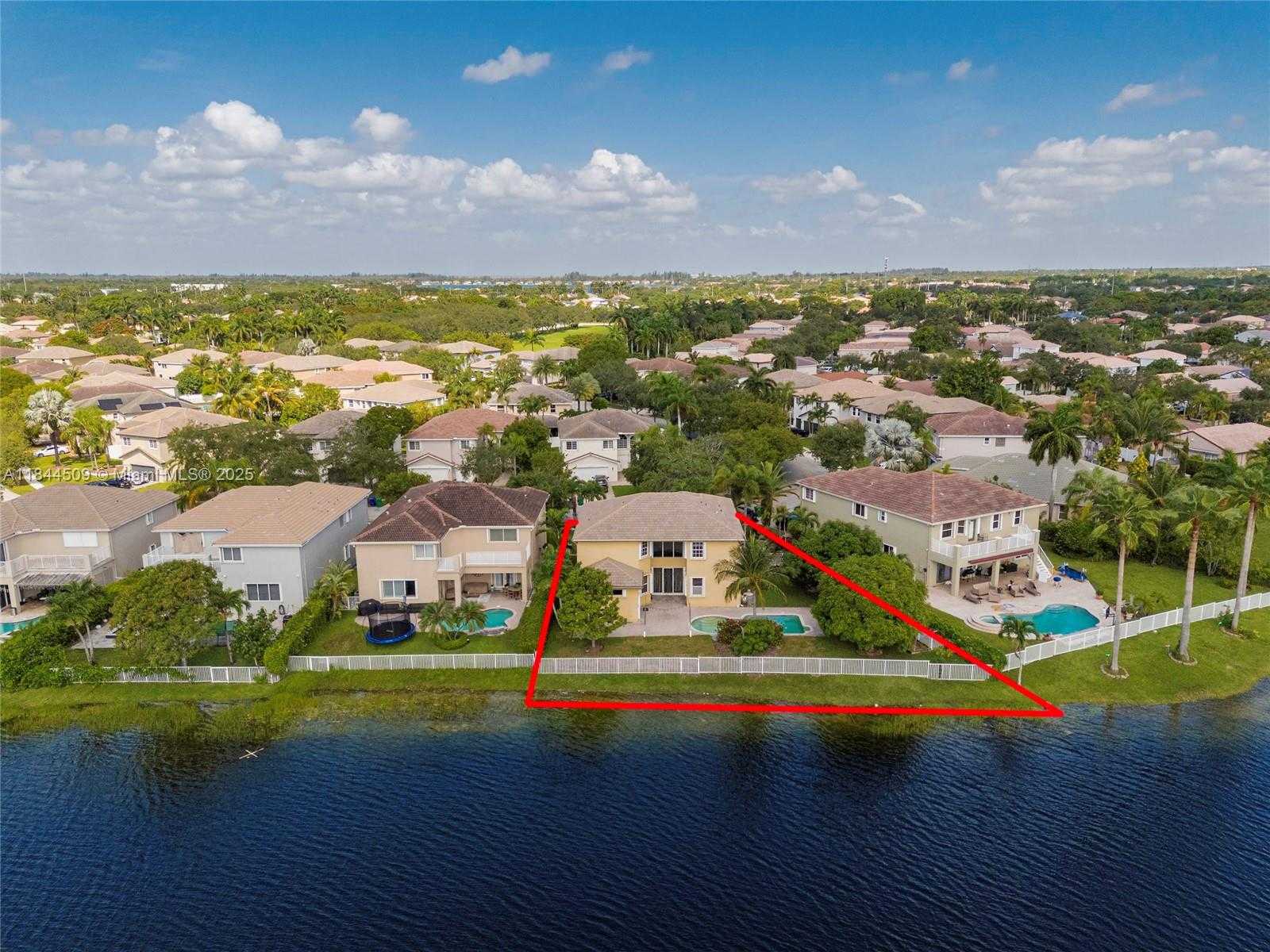 Small Image of 2021 SOUTH WEST 176TH AVE, Miramar Number 46