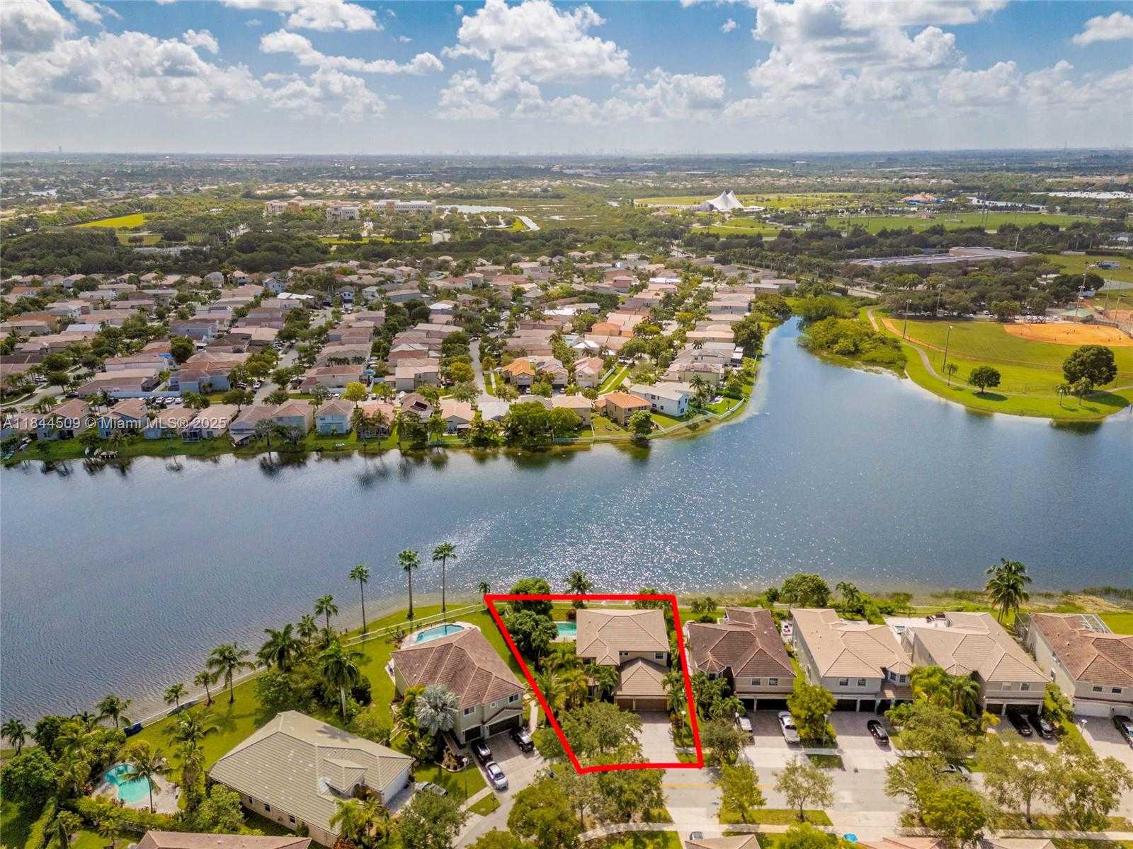 Small Image of 2021 SOUTH WEST 176TH AVE, Miramar Number 47