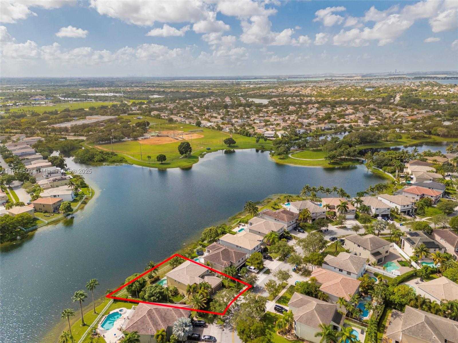 Small Image of 2021 SOUTH WEST 176TH AVE, Miramar Number 48