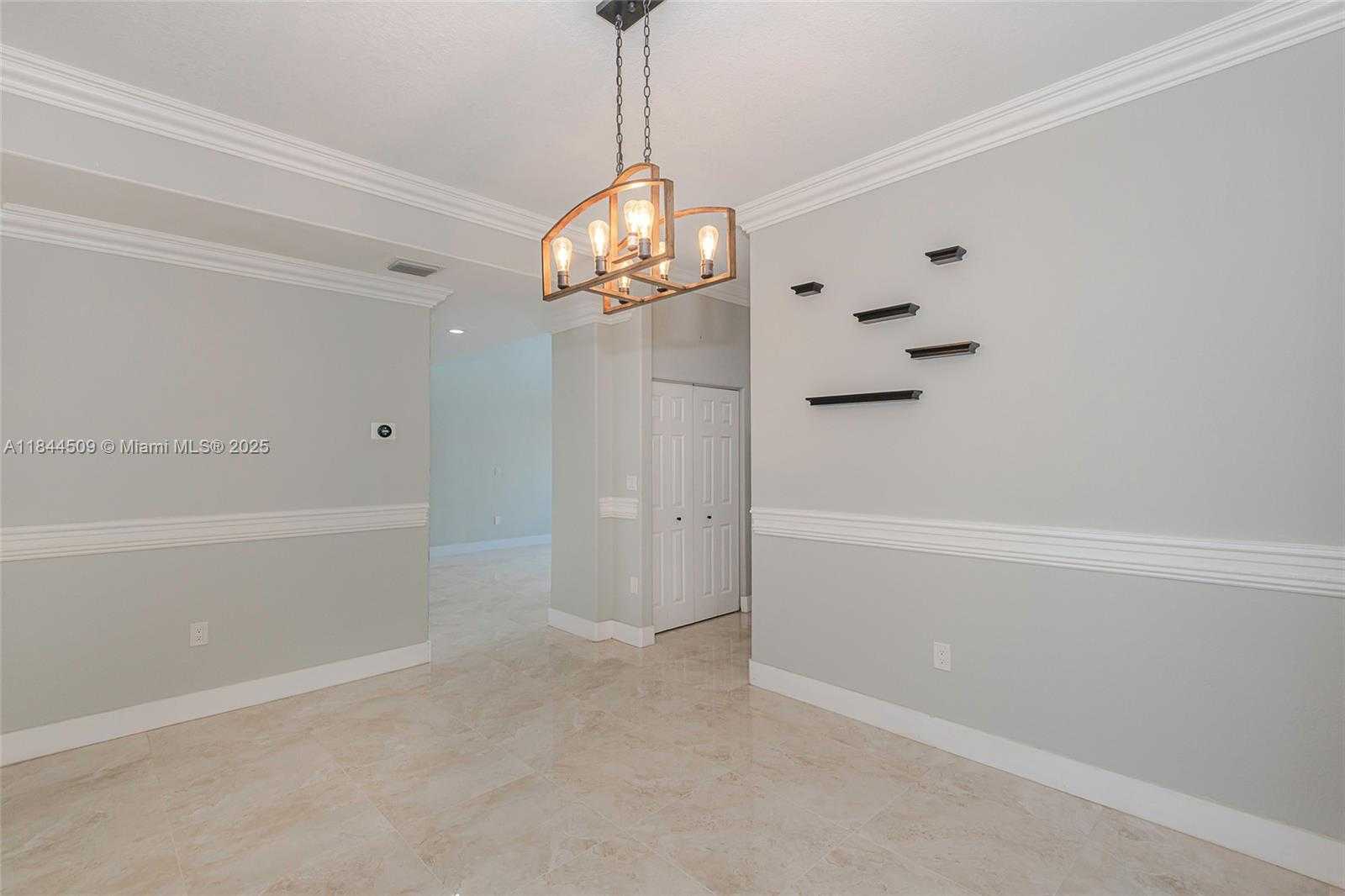 Small Image of 2021 SOUTH WEST 176TH AVE, Miramar Number 7