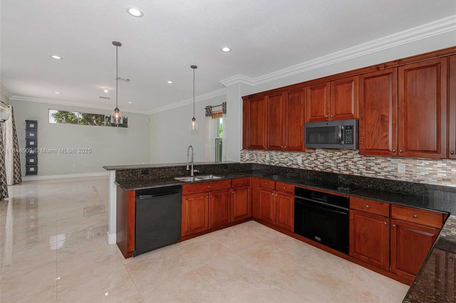 Small Image of 2021 SOUTH WEST 176TH AVE, Miramar Number 8
