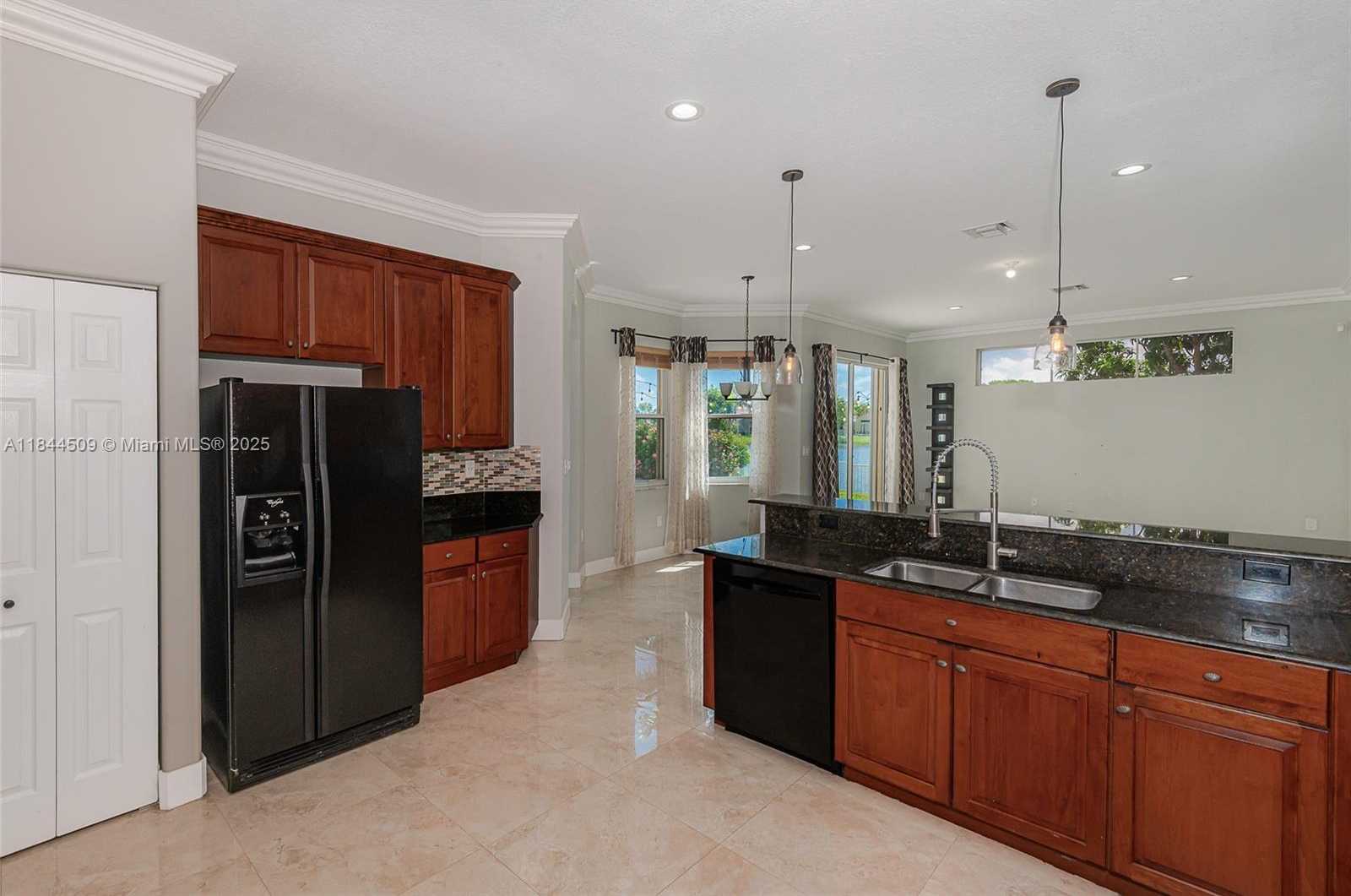 Small Image of 2021 SOUTH WEST 176TH AVE, Miramar Number 9
