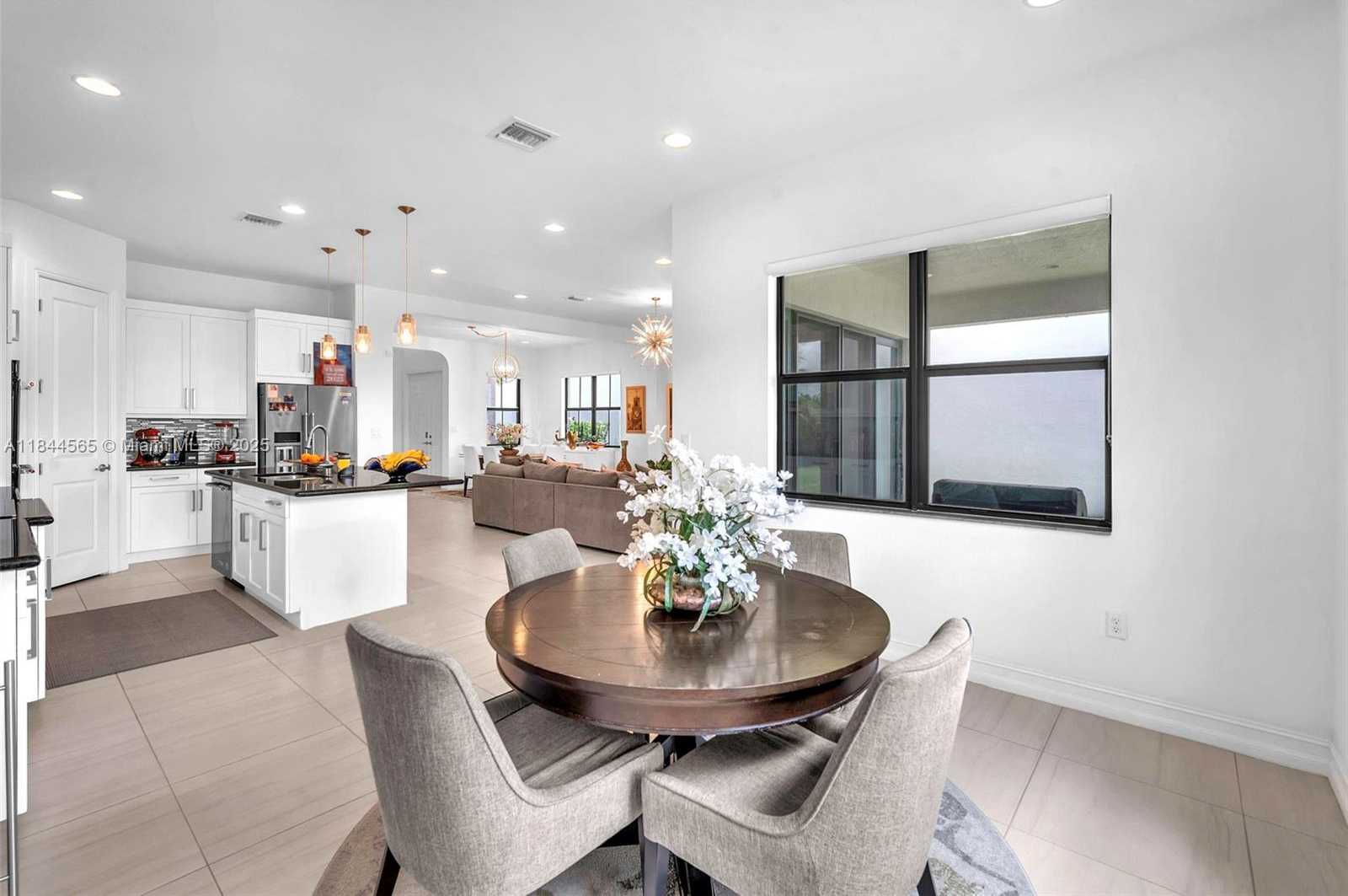 Small Image of 11824 SOUTH WEST 13TH CT, Pembroke Pines Number 10