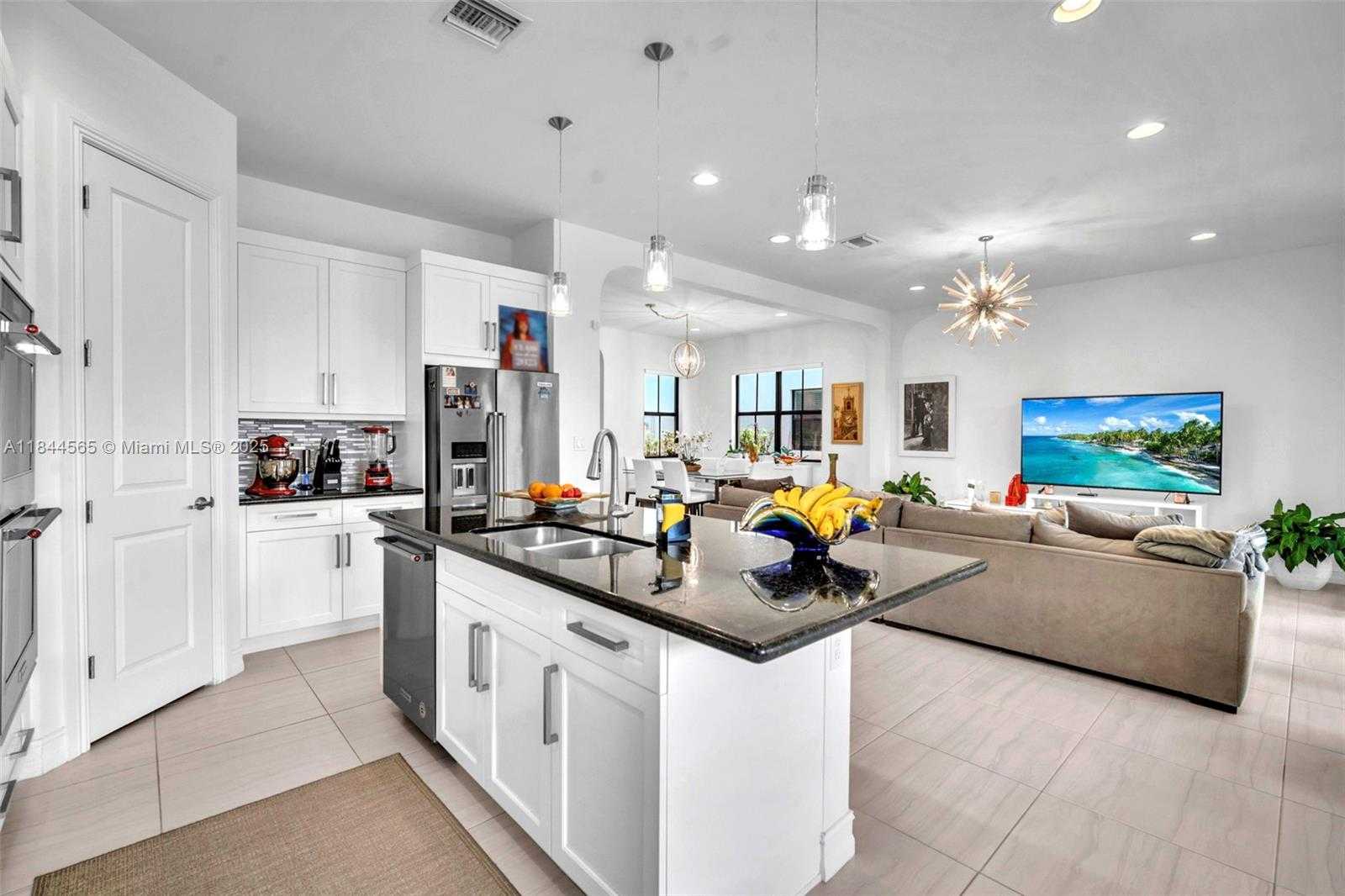 Small Image of 11824 SOUTH WEST 13TH CT, Pembroke Pines Number 12