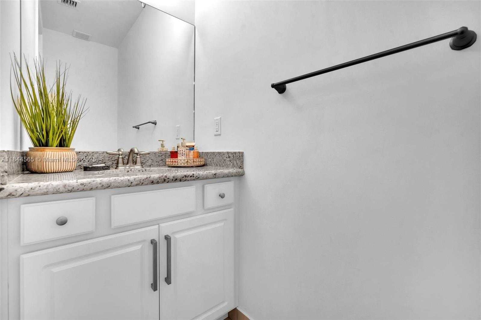 Small Image of 11824 SOUTH WEST 13TH CT, Pembroke Pines Number 14