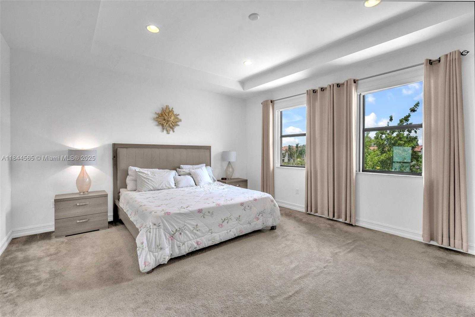 Small Image of 11824 SOUTH WEST 13TH CT, Pembroke Pines Number 18