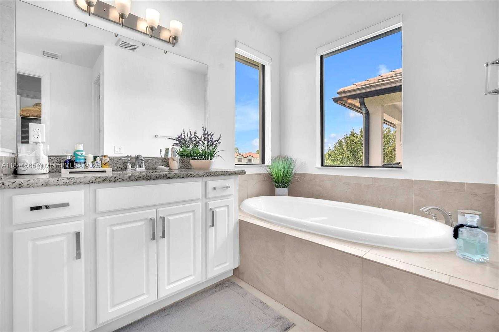 Small Image of 11824 SOUTH WEST 13TH CT, Pembroke Pines Number 23