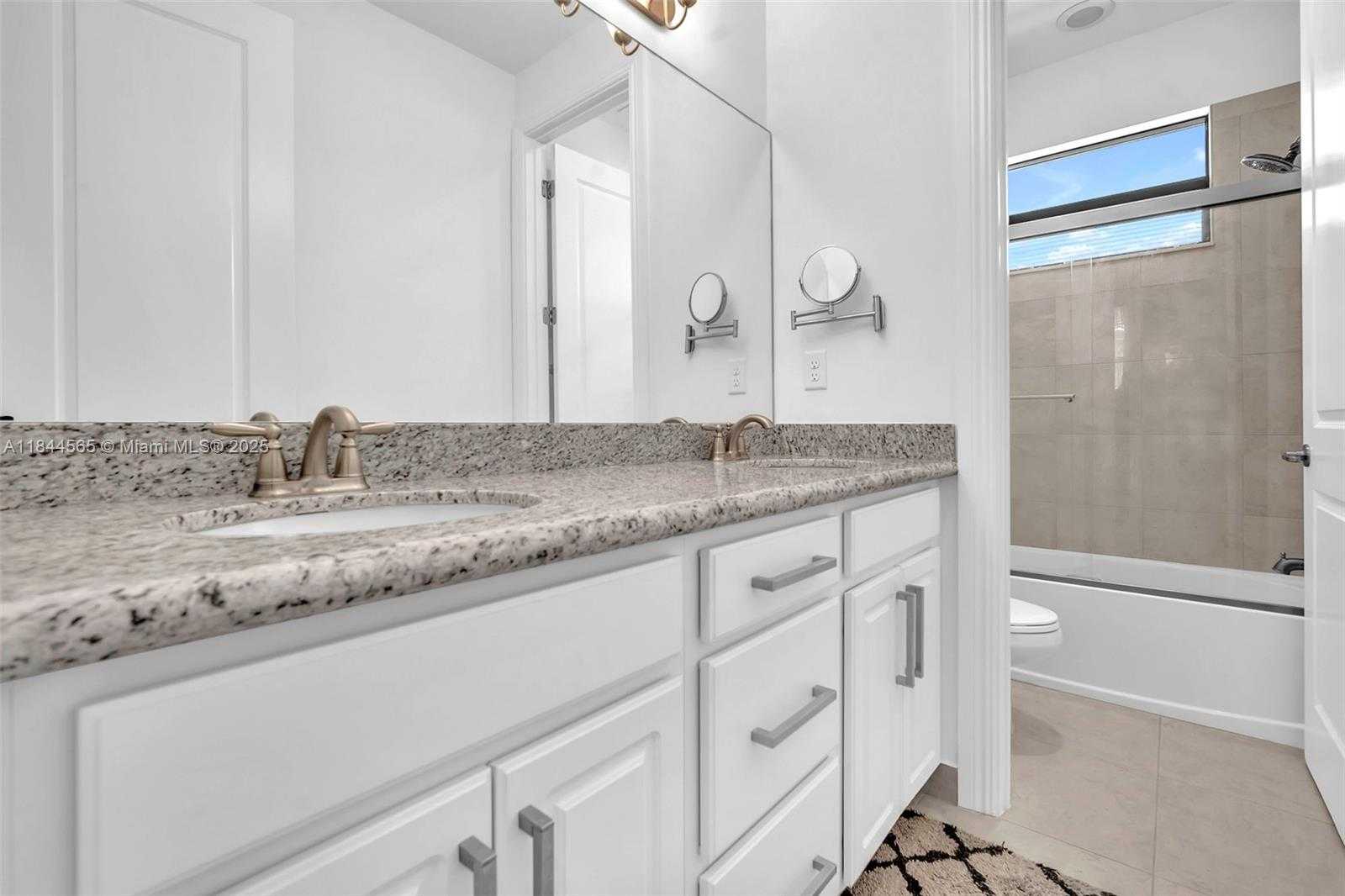 Small Image of 11824 SOUTH WEST 13TH CT, Pembroke Pines Number 28