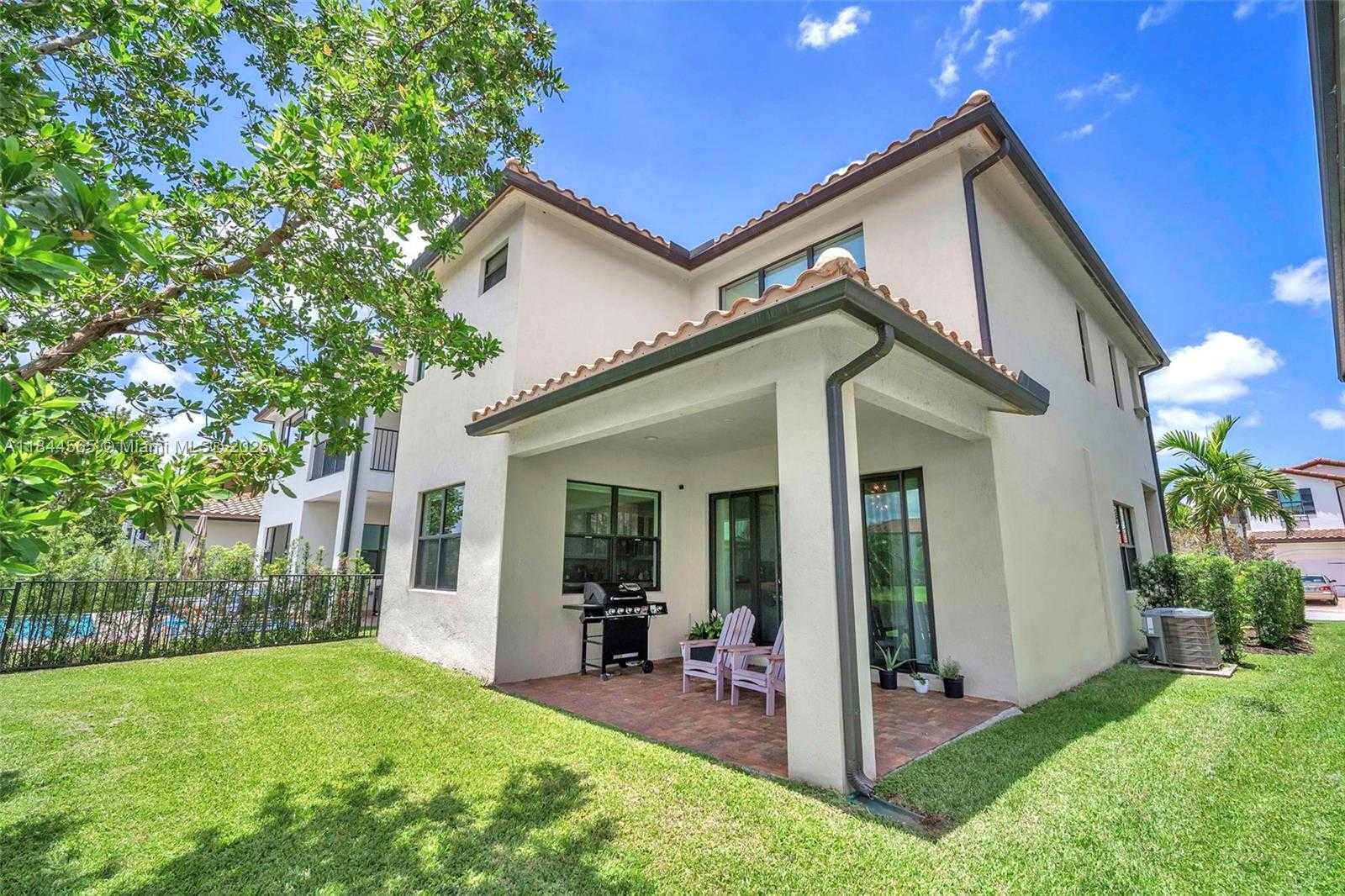 Small Image of 11824 SOUTH WEST 13TH CT, Pembroke Pines Number 34