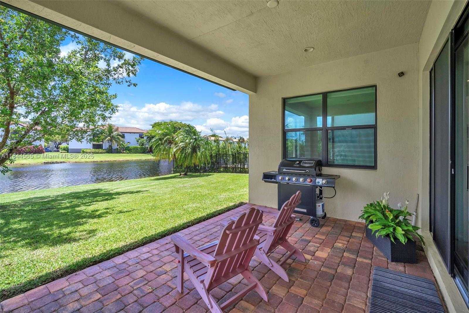 Small Image of 11824 SOUTH WEST 13TH CT, Pembroke Pines Number 35