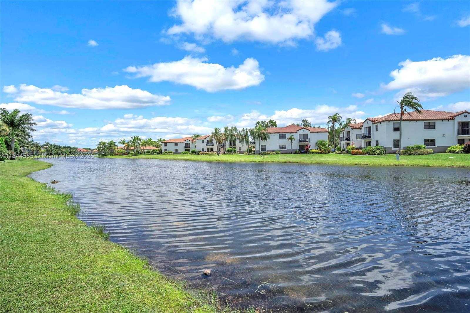 Small Image of 11824 SOUTH WEST 13TH CT, Pembroke Pines Number 36