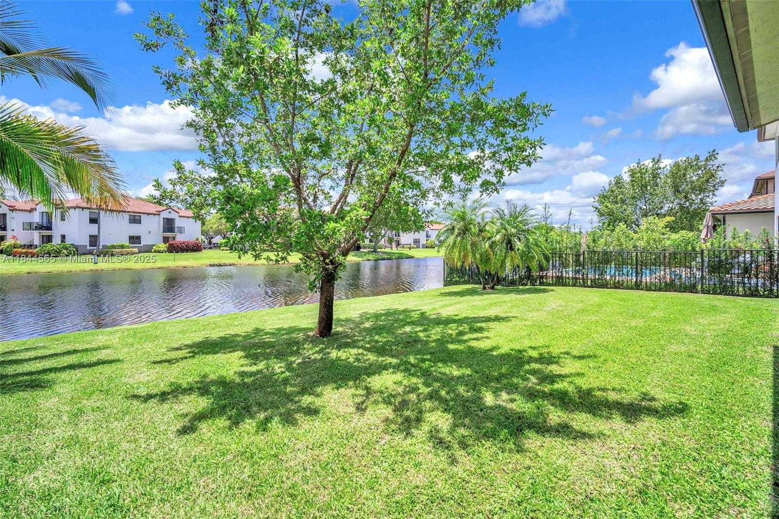 Small Image of 11824 SOUTH WEST 13TH CT, Pembroke Pines Number 37