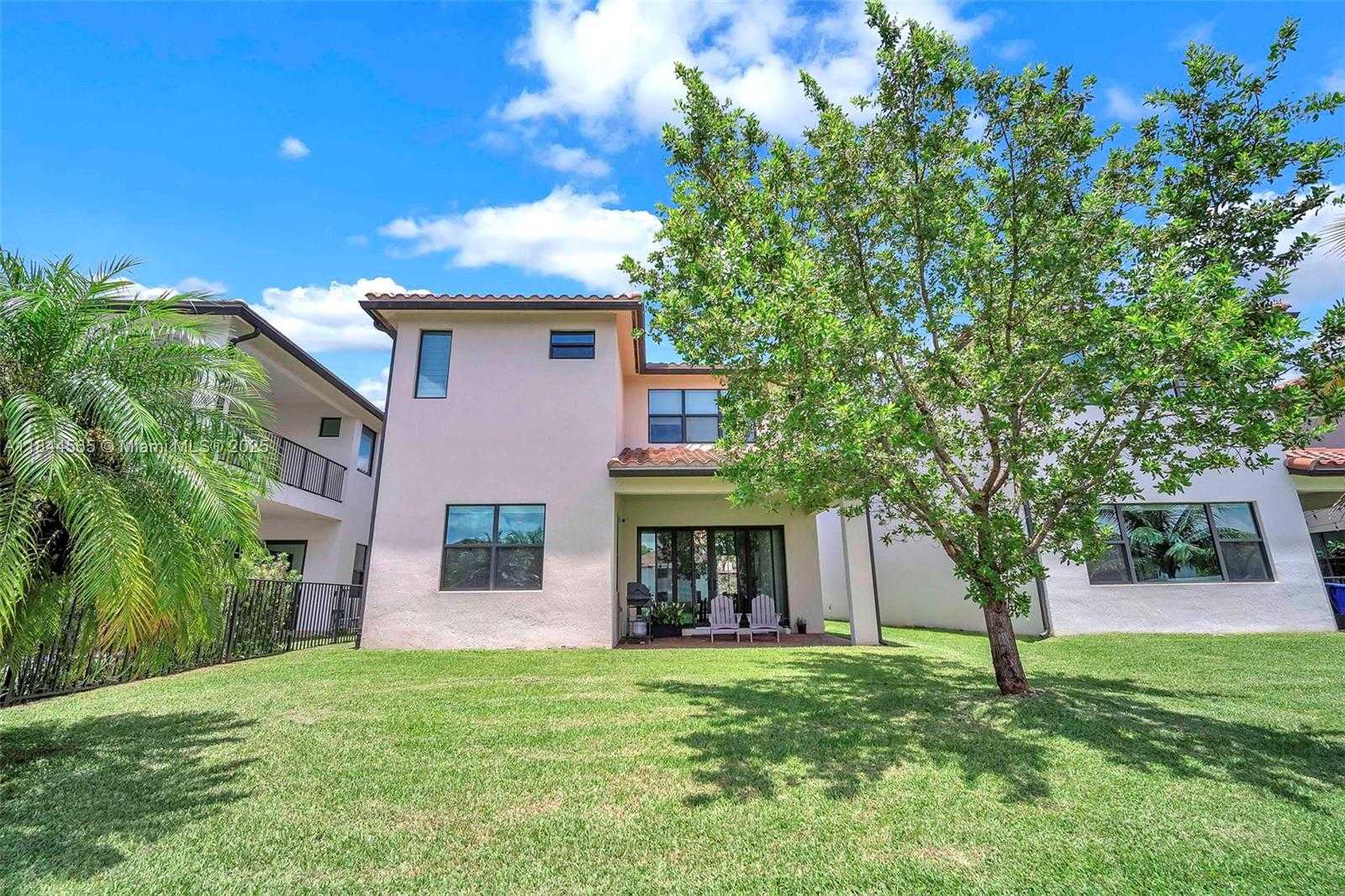 Small Image of 11824 SOUTH WEST 13TH CT, Pembroke Pines Number 38