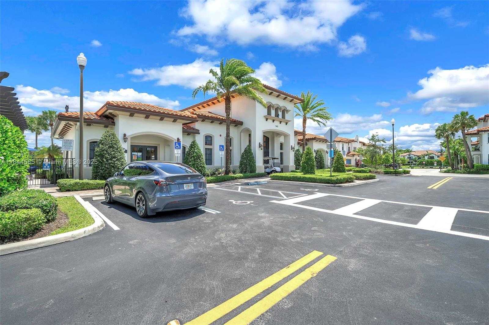 Small Image of 11824 SOUTH WEST 13TH CT, Pembroke Pines Number 39
