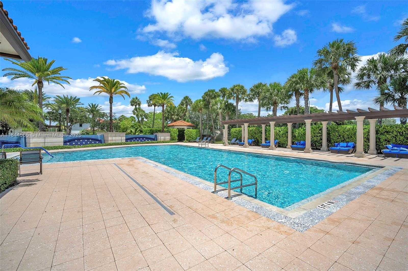 Small Image of 11824 SOUTH WEST 13TH CT, Pembroke Pines Number 41
