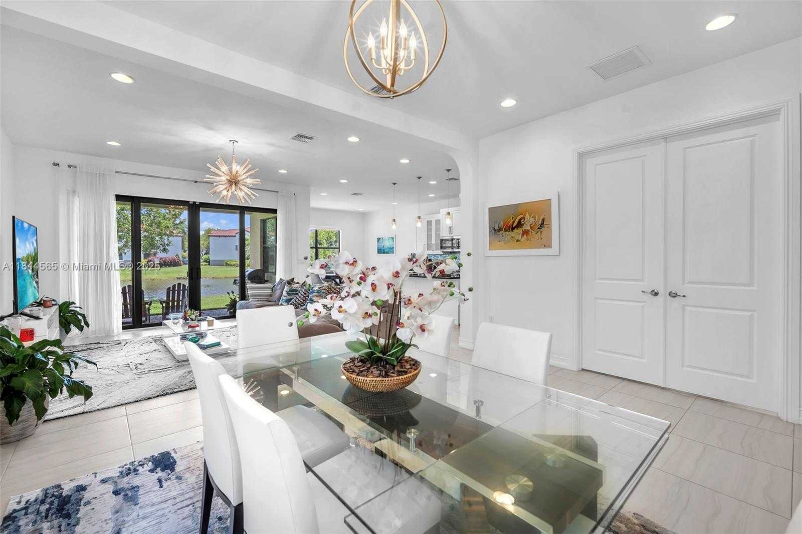 Small Image of 11824 SOUTH WEST 13TH CT, Pembroke Pines Number 6