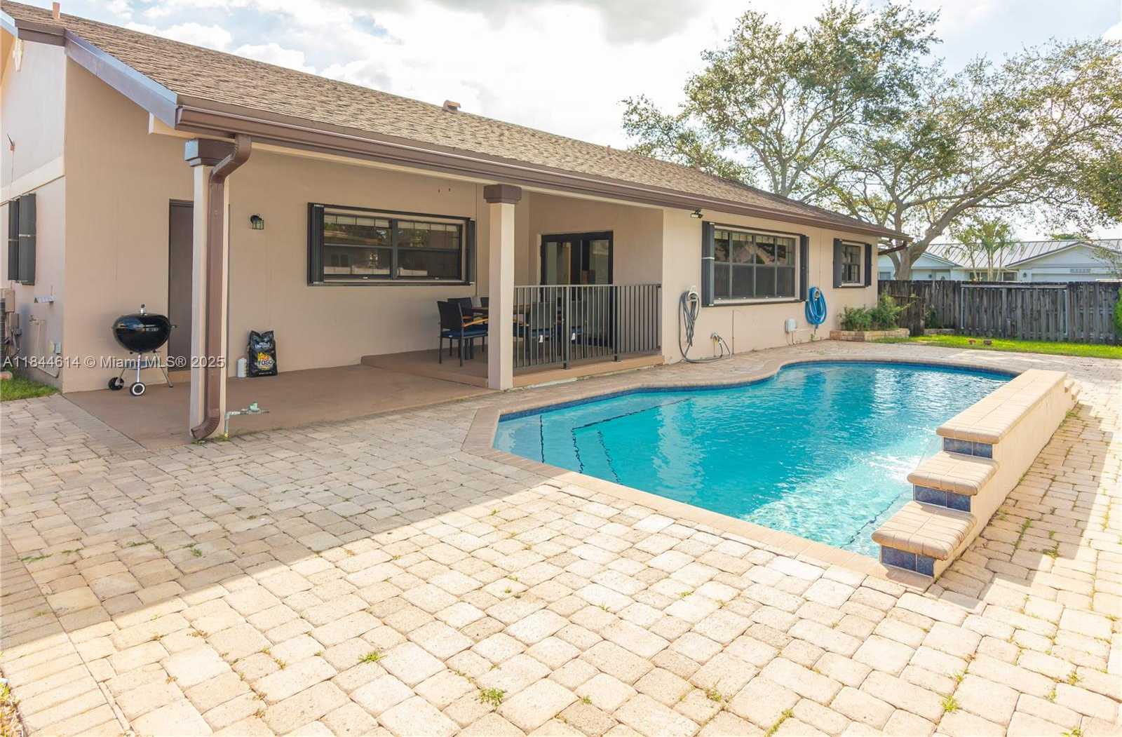 Small Image of 11945 SOUTH WEST 54TH ST, Cooper City Number 19