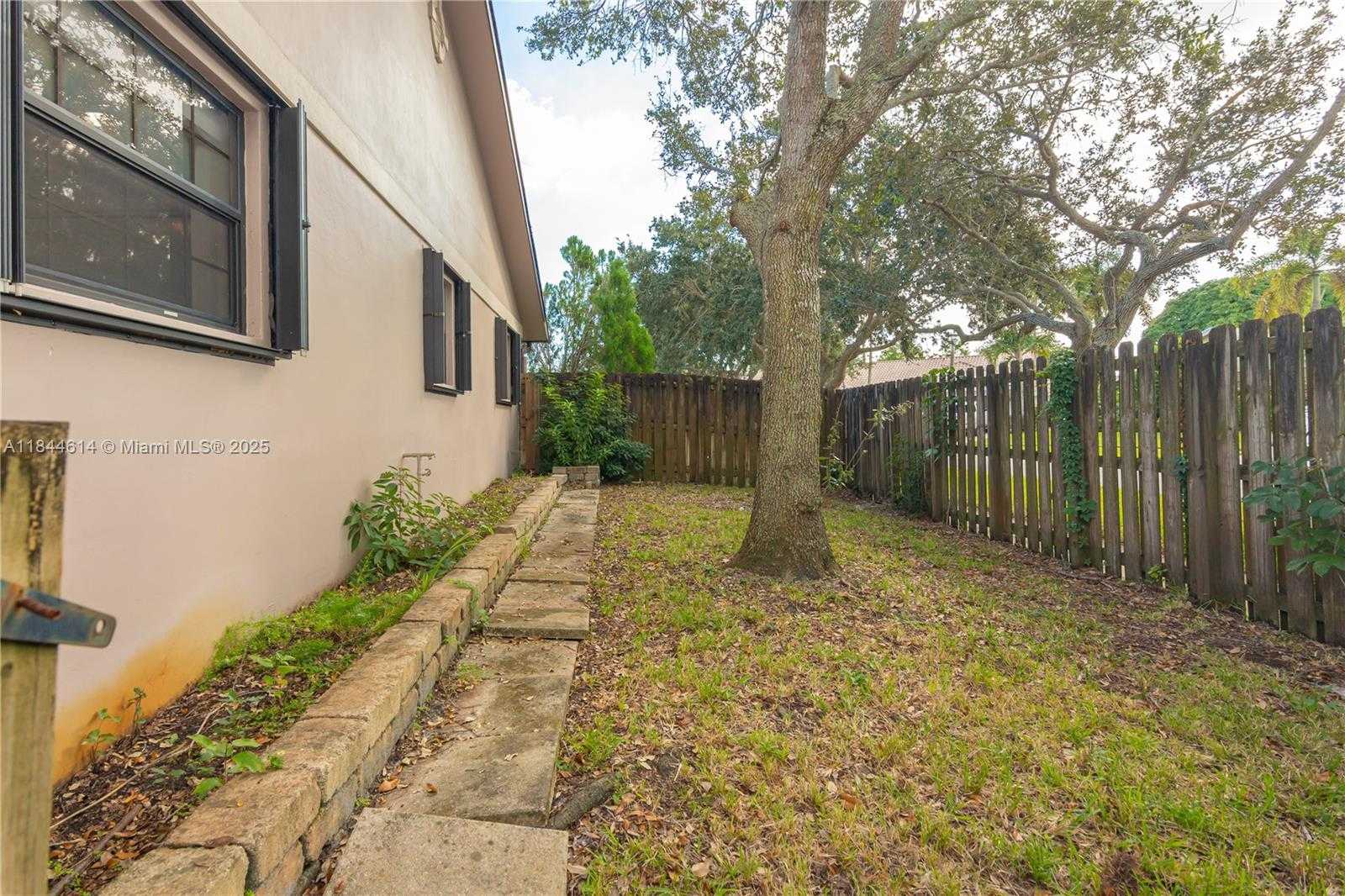 Small Image of 11945 SOUTH WEST 54TH ST, Cooper City Number 50