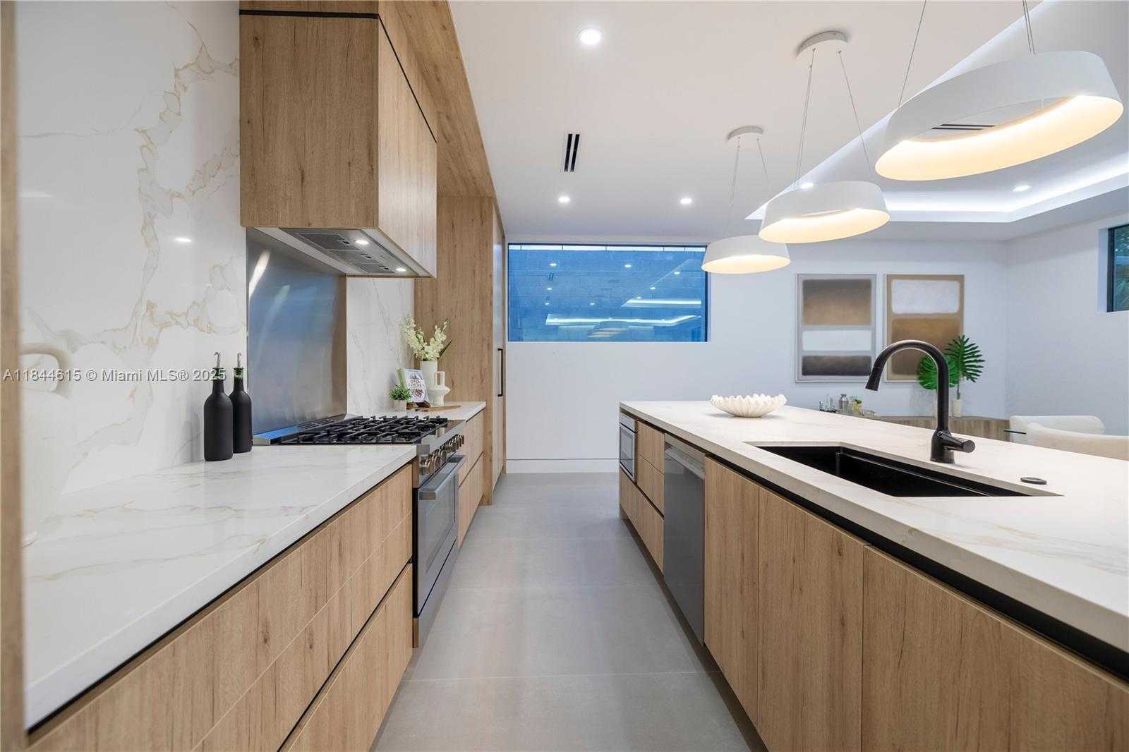 Small Image of 807 SOUTH WEST 12TH AVE, Fort Lauderdale Number 11