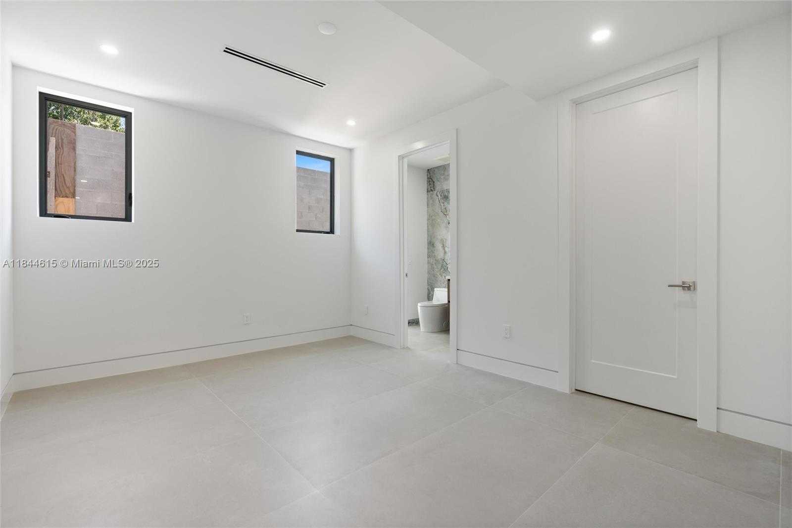 Small Image of 807 SOUTH WEST 12TH AVE, Fort Lauderdale Number 26
