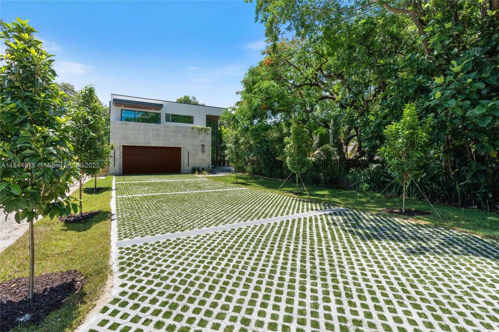 Small Image of 807 SOUTH WEST 12TH AVE, Fort Lauderdale Number 3