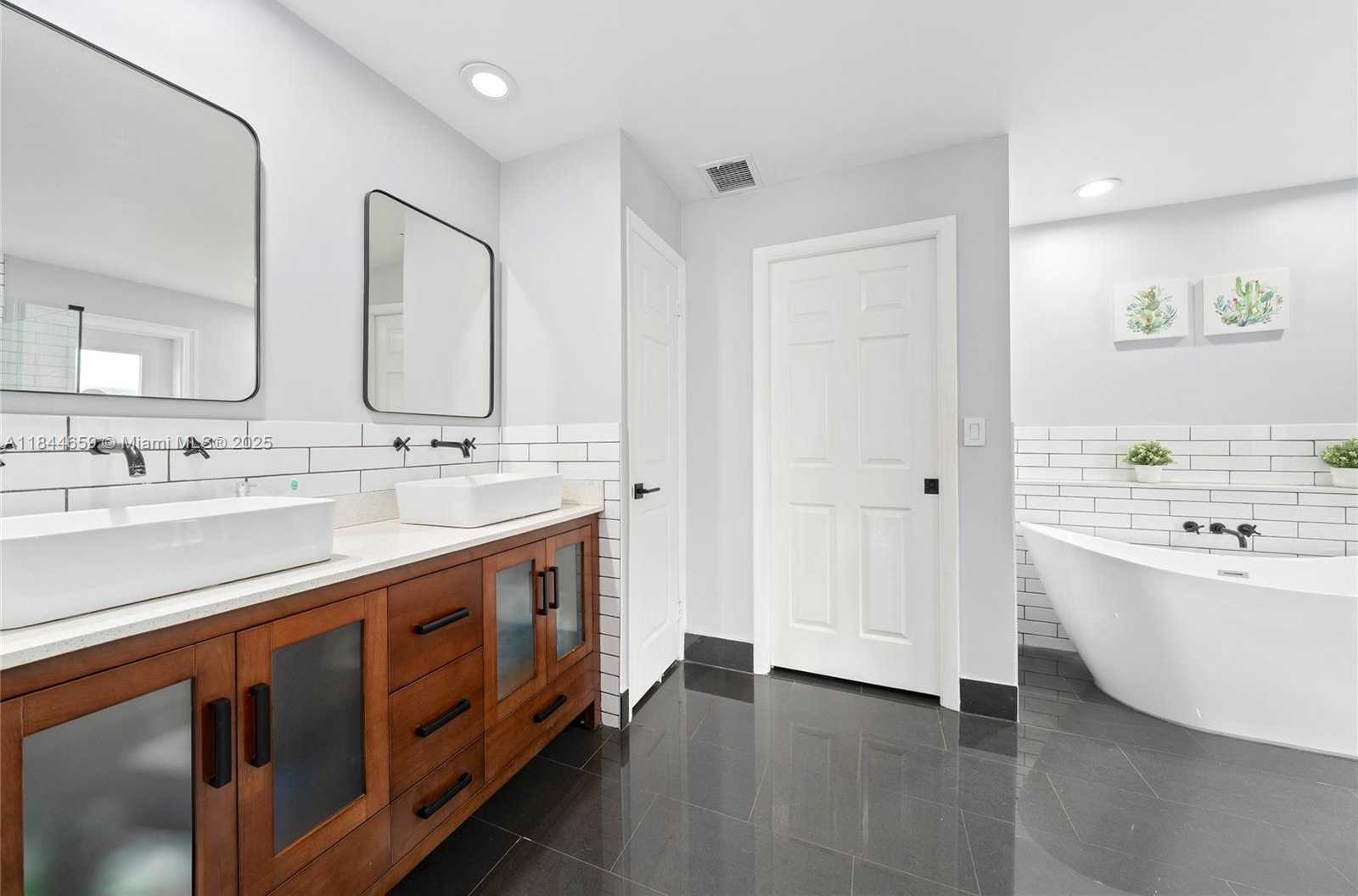 Small Image of 817 NORTH WEST 30TH ST, Fort Lauderdale Number 24
