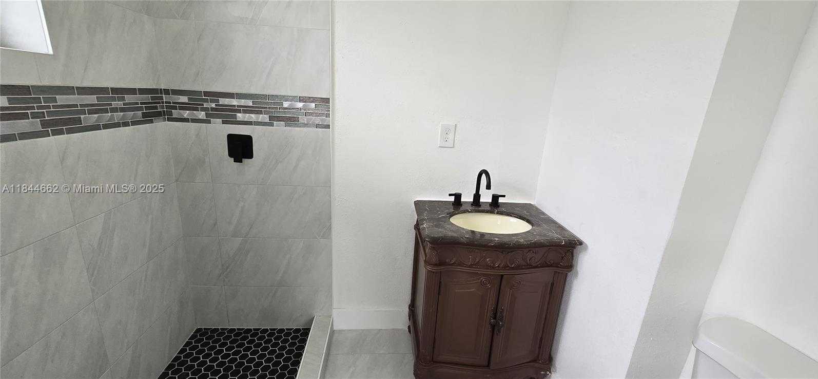 Small Image of 699 WEST 14TH ST, Hialeah Number 12