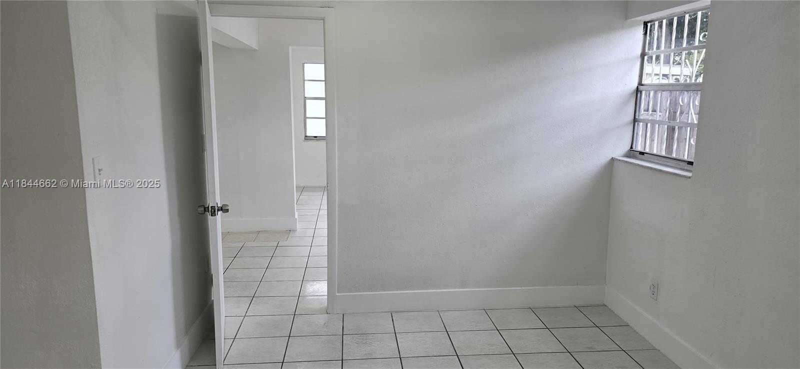 Small Image of 699 WEST 14TH ST, Hialeah Number 21