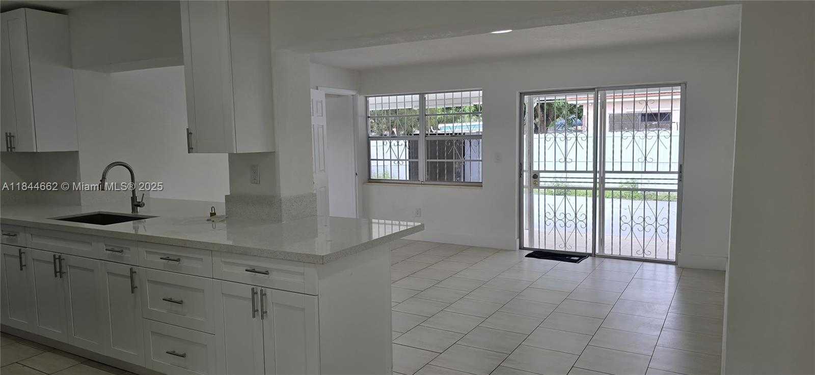 Small Image of 699 WEST 14TH ST, Hialeah Number 3