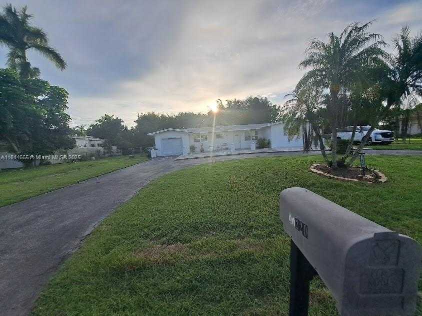 Small Image of 27220 SOUTH WEST 164TH CT, Homestead Number 2