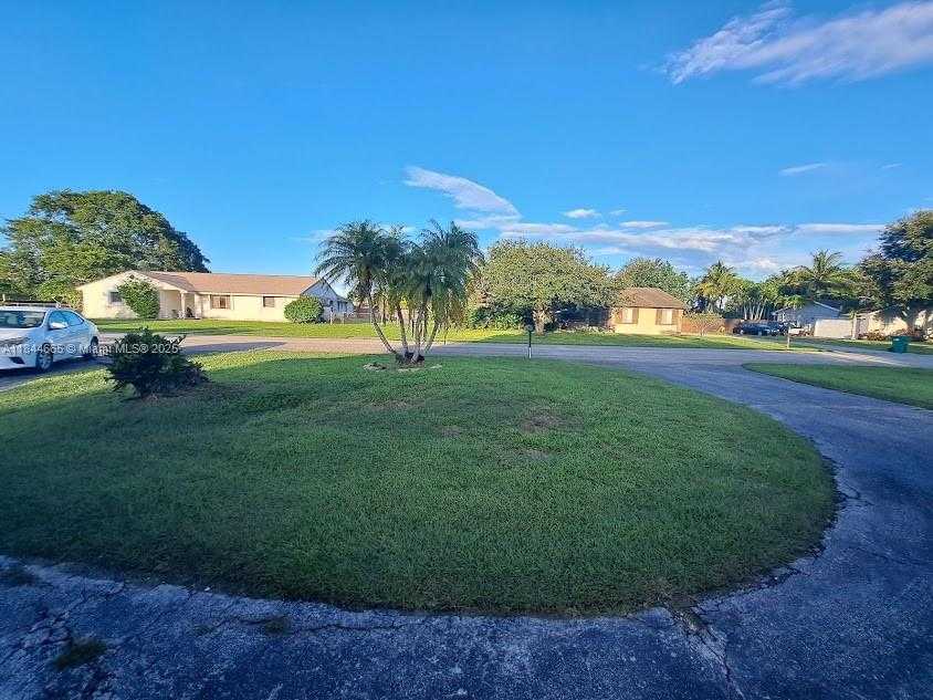 Small Image of 27220 SOUTH WEST 164TH CT, Homestead Number 3