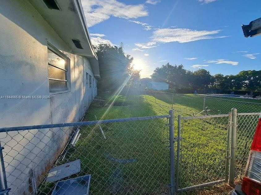 Small Image of 27220 SOUTH WEST 164TH CT, Homestead Number 5