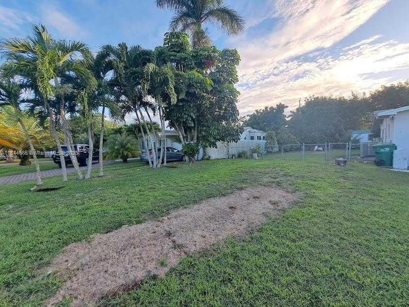 Small Image of 27220 SOUTH WEST 164TH CT, Homestead Number 6