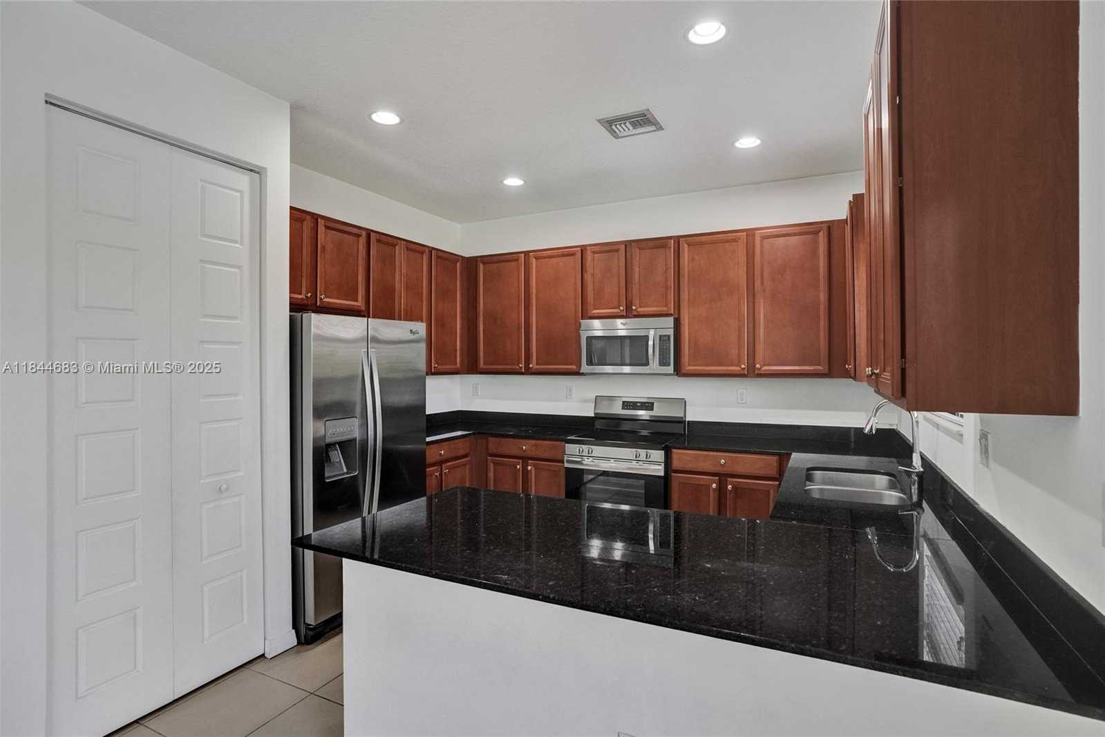 Small Image of 643 NORTH EAST 191ST TER, Miami Number 14