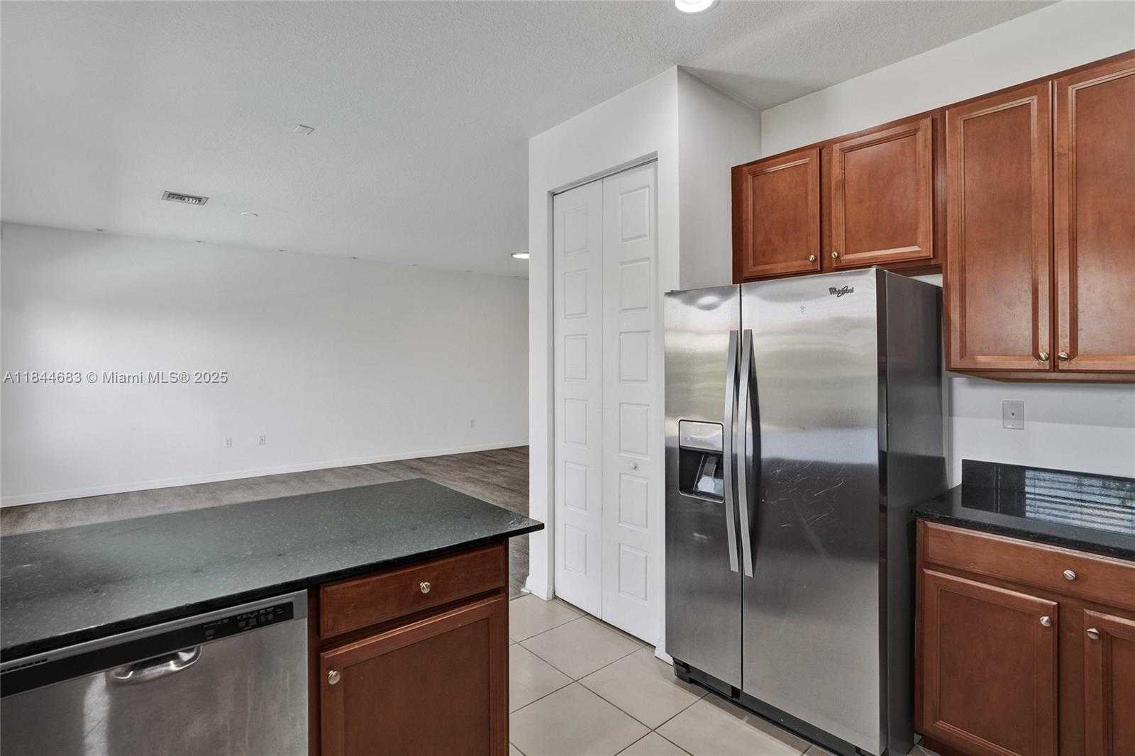 Small Image of 643 NORTH EAST 191ST TER, Miami Number 17