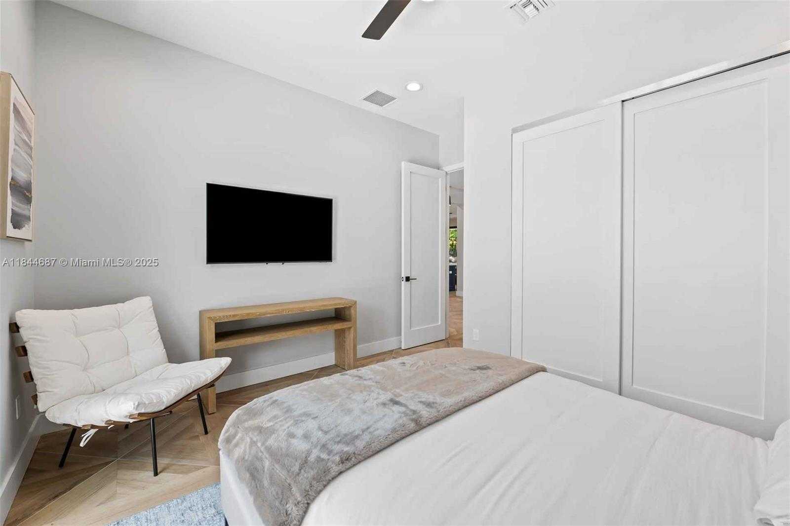 Small Image of 3400 NORTH EAST 25TH ST, Fort Lauderdale Number 14