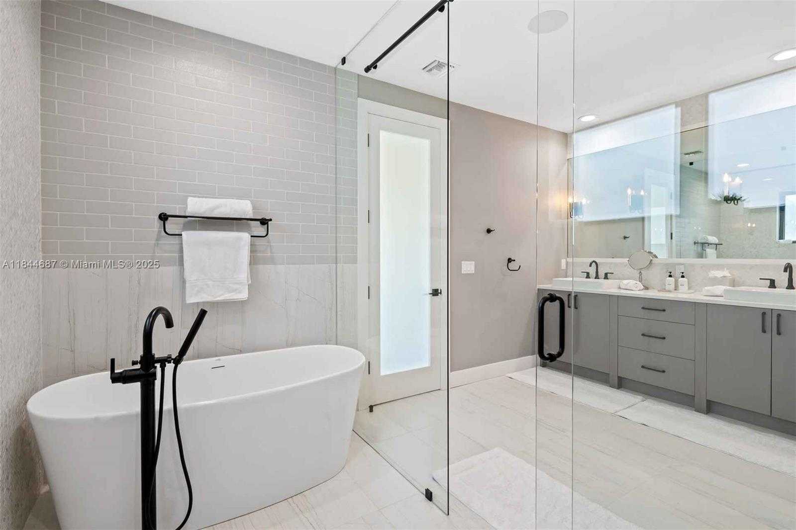 Small Image of 3400 NORTH EAST 25TH ST, Fort Lauderdale Number 22