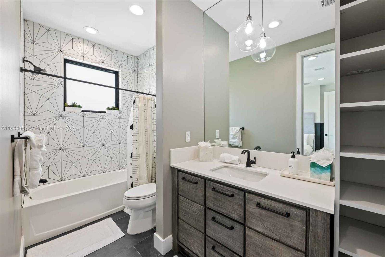 Small Image of 3400 NORTH EAST 25TH ST, Fort Lauderdale Number 25
