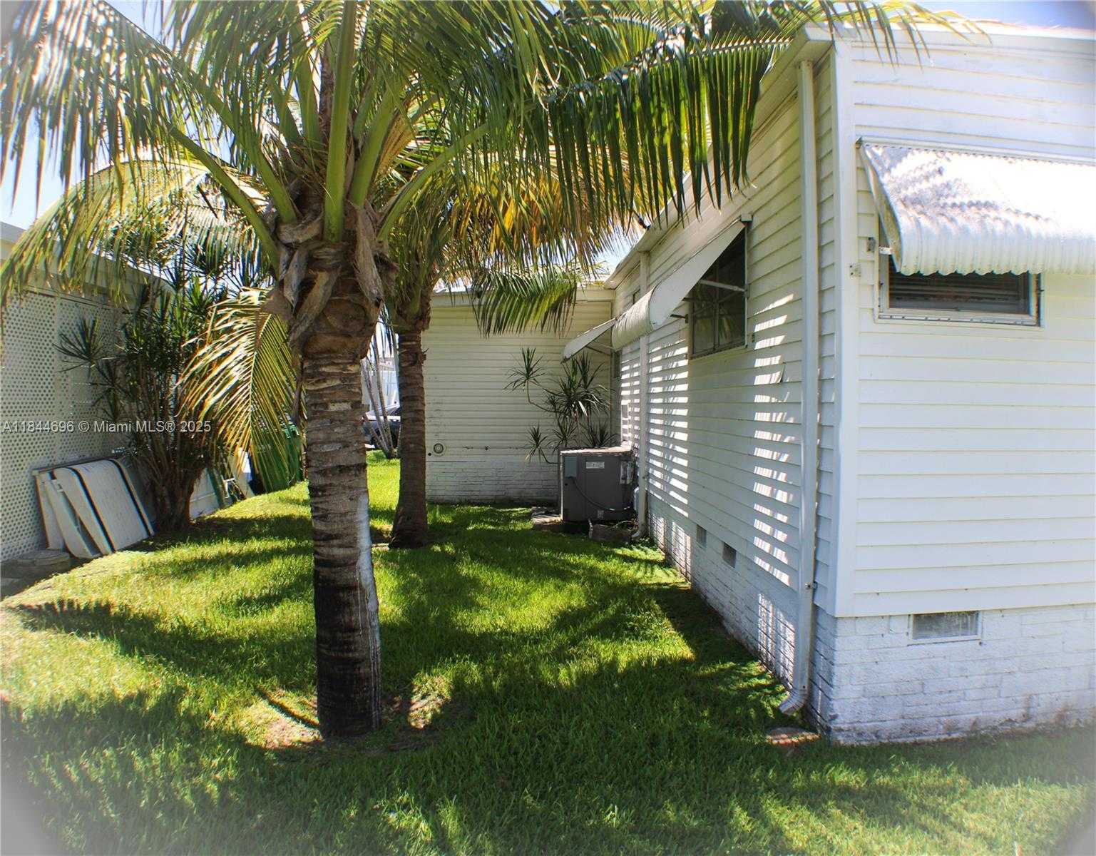 Small Image of 3229 FLORIDA ST, Hollywood Number 10