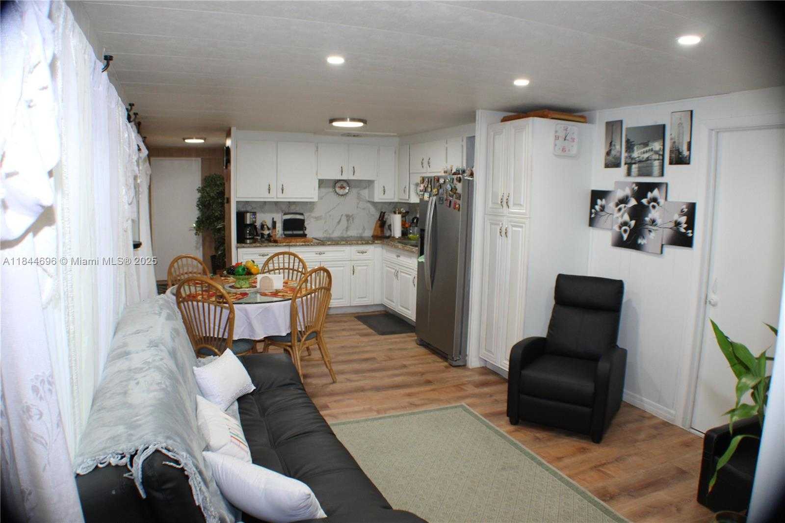 Small Image of 3229 FLORIDA ST, Hollywood Number 14