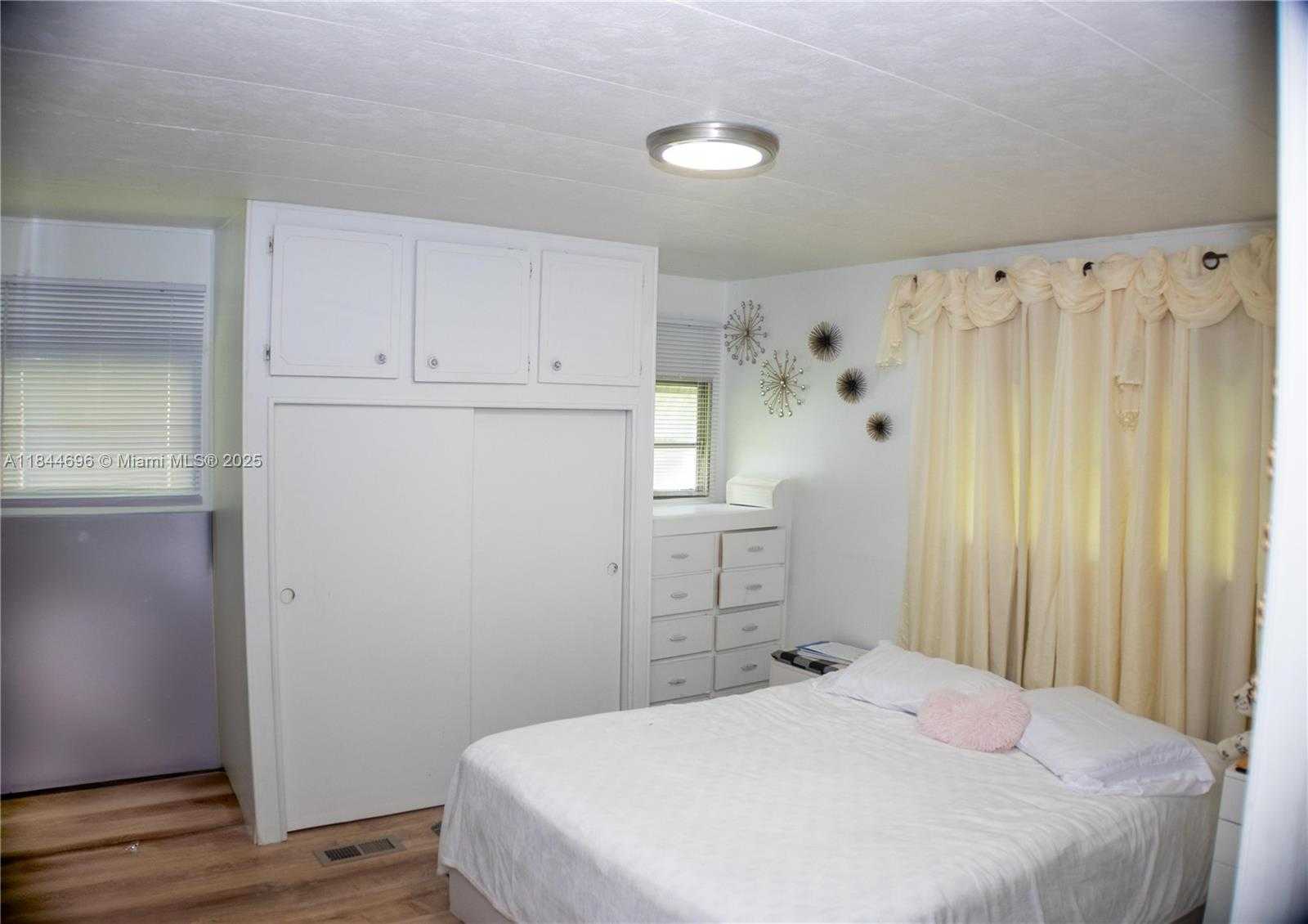 Small Image of 3229 FLORIDA ST, Hollywood Number 16